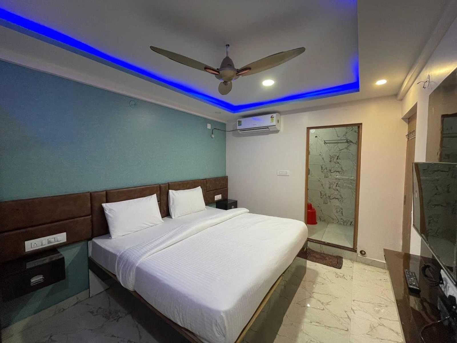 Oyo Hotel Pvg Comfort Chik Bānavar Eksteriør billede