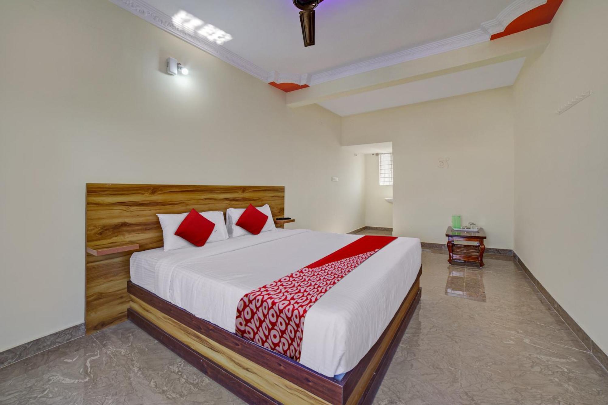 Oyo Hotel Pvg Comfort Chik Bānavar Eksteriør billede
